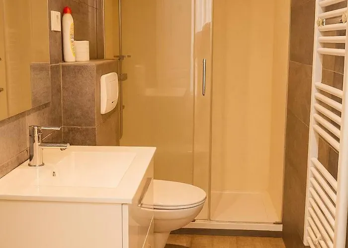 Duluxe Moderne, En Plein Centre-ville, Centre Apartmán *